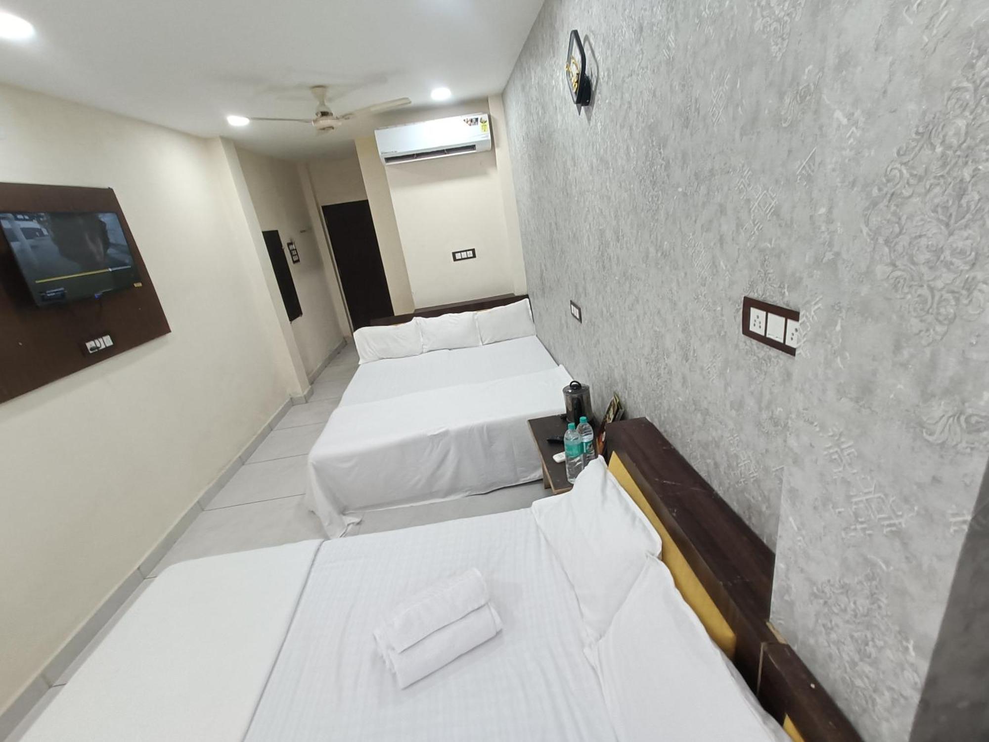 Ginger Hotels Ujjain Tower Kshipra Inn-Family Stay Airconditioned Hotel 外观 照片